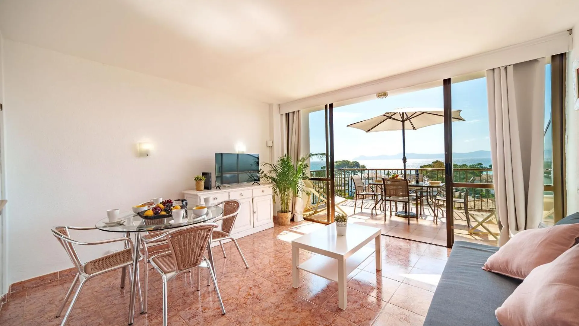 Apartment The Shell Ii, Beach Views And Pool 阿尔库迪亚