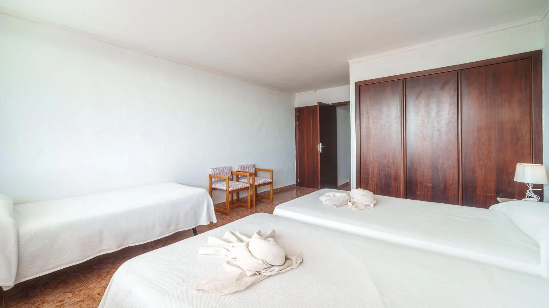 Apartment The Shell Ii, Beach Views And Pool 阿尔库迪亚