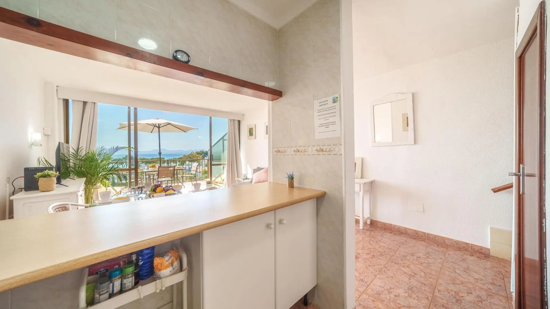 Apartment The Shell Ii, Beach Views And Pool アルクディア